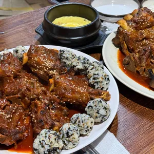 서울뼈구이 매운족발 사진