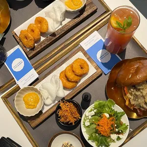 므므흐스 부엉이버거 사진
