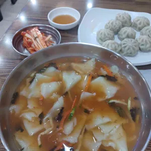 명동손칼국수 사진