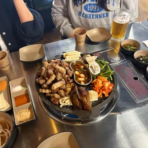 돼봉삼겹살 사진