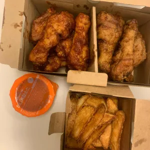 교촌치킨 사진