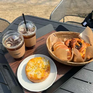 아유 스페이스 사진