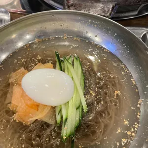 신중돈 사진