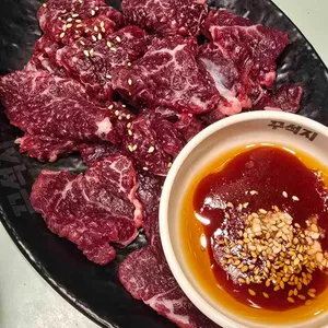 꾸석지돌판한우 사진