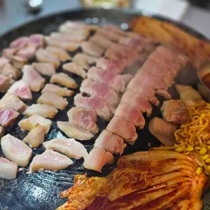 동두천솥뚜껑삼겹살 사진