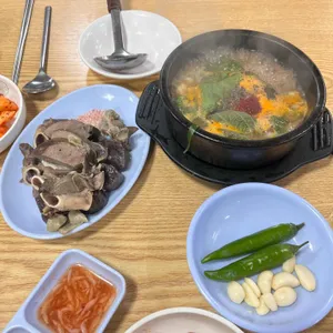 장수족발 사진