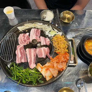 솥창고 사진