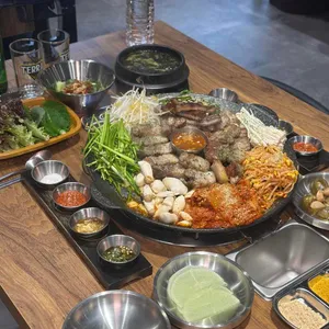 육덕돼지 사진