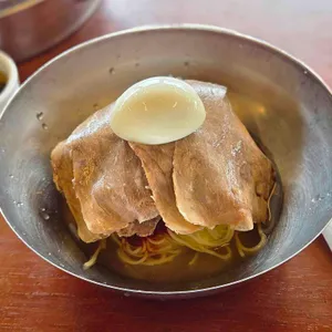 동면식밀면 사진