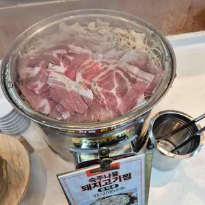착한돼지 사진