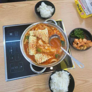 명가24시생고기김치찌개 리뷰 사진