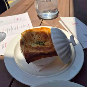 필데이 사진