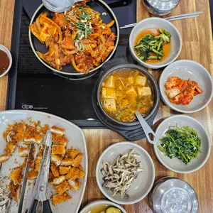 안면도 칼국수와 보리밥 사진