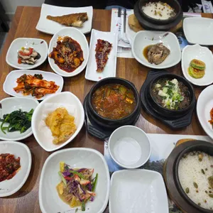 뜰안에한정식 사진