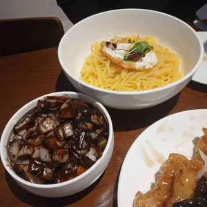 시시 사진