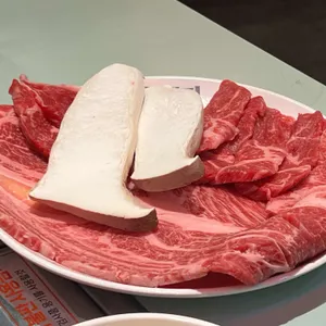 꾸석지돌판한우 사진