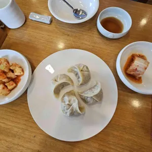 자하손만두 사진