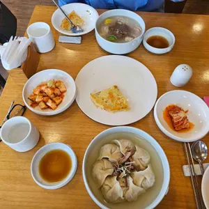 자하손만두 사진