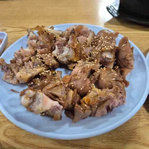 장수족발 사진