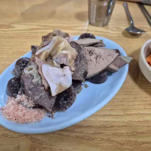장수족발 사진