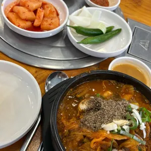 두리맛감자탕 사진