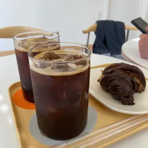 십삼월 사진