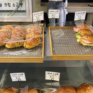 오소리 베이커리 리뷰 사진