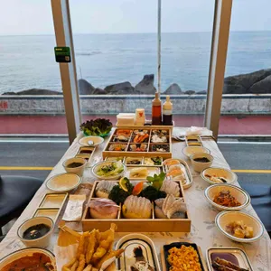 강릉로빈슨대게횟집 사진
