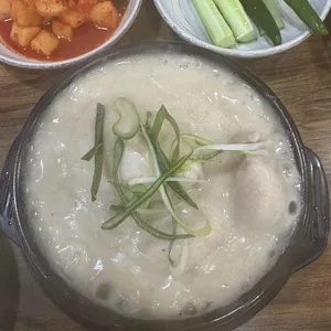 예담들깨삼계탕 사진