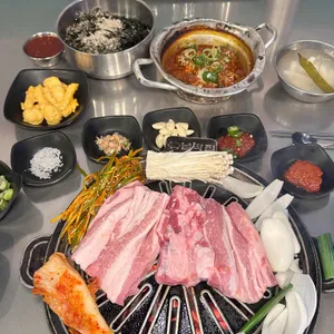 넙딱집 사진