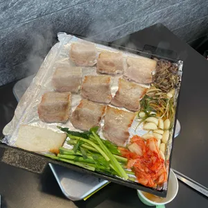 돼지집 사진
