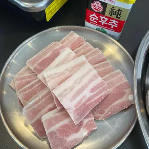 돼지집 사진