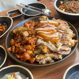 더맛있는족발보쌈 사진