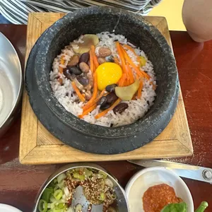 오얏리 돌솥밥 사진