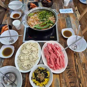 퐁당퐁당샤브칼국수 사진