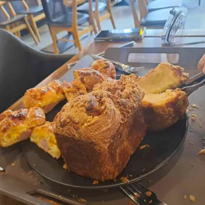 데미안 사진