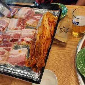 돼지집 사진