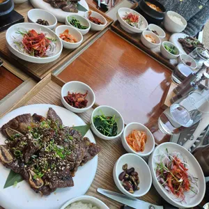 디오니소스 레스토랑 사진