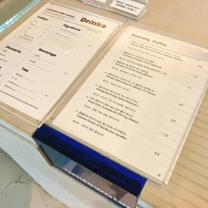언더워터 커피 로스터스 리뷰 사진