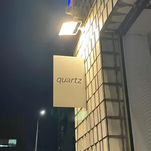 쿼츠 리뷰 사진