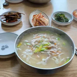 소문난엄나무닭칼국수 대표 사진