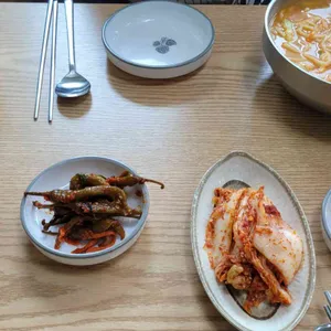 소문난엄나무닭칼국수 사진