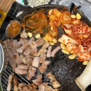 솥뚜껑열렸다 사진