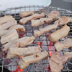 드럼통 참숯 석쇠구이 사진