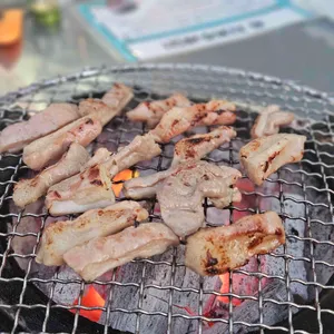 드럼통 참숯 석쇠구이 사진