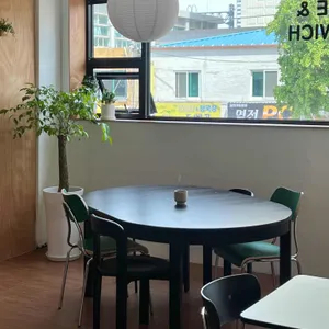 언더하우스 리뷰 사진