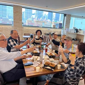 BBQ치킨 빌리지 사진