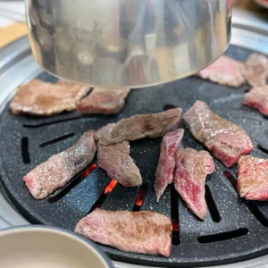 육화연 사진