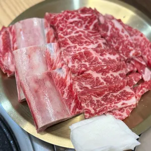 육화연 사진