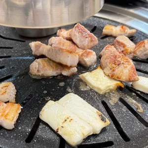 육화연 사진